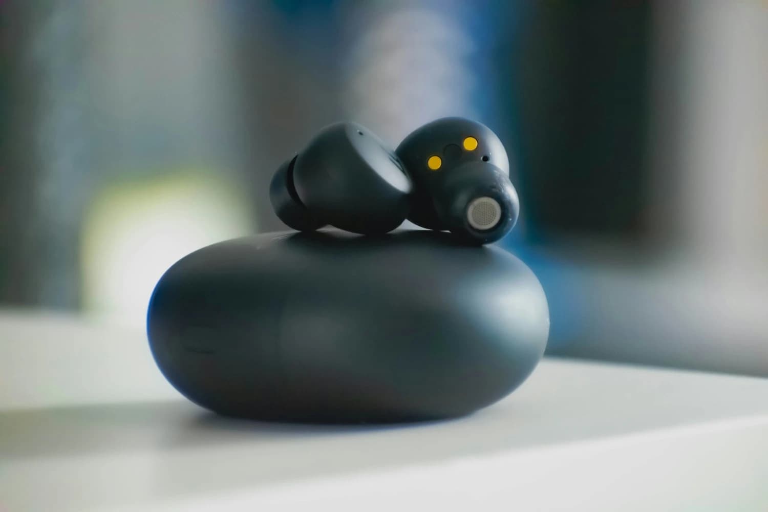 EchoWire Pro Wired Earphones - Inline Mic, Tangle-Free, Bass Boost